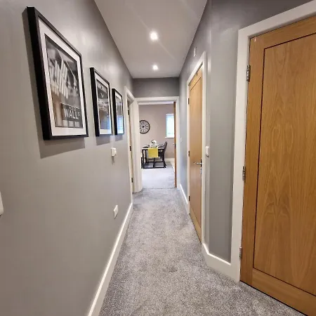 Entire Central 2 Bedroom *